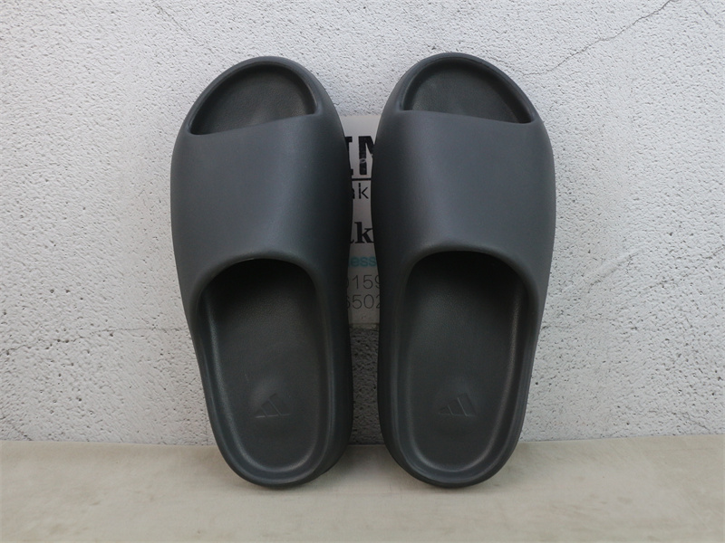 Free Shipping Yeezy Slide Onyx HQ6448